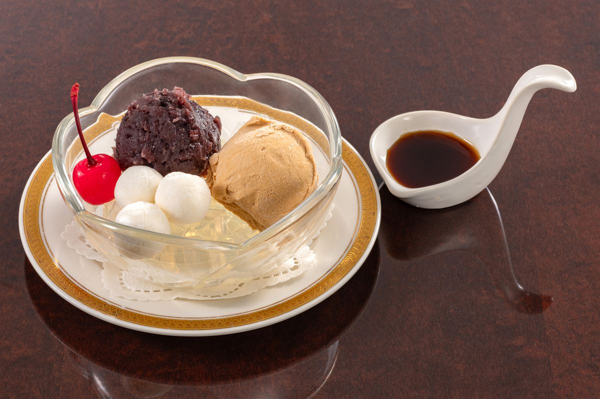 あんみつ　醤油ソフトクリーム添え