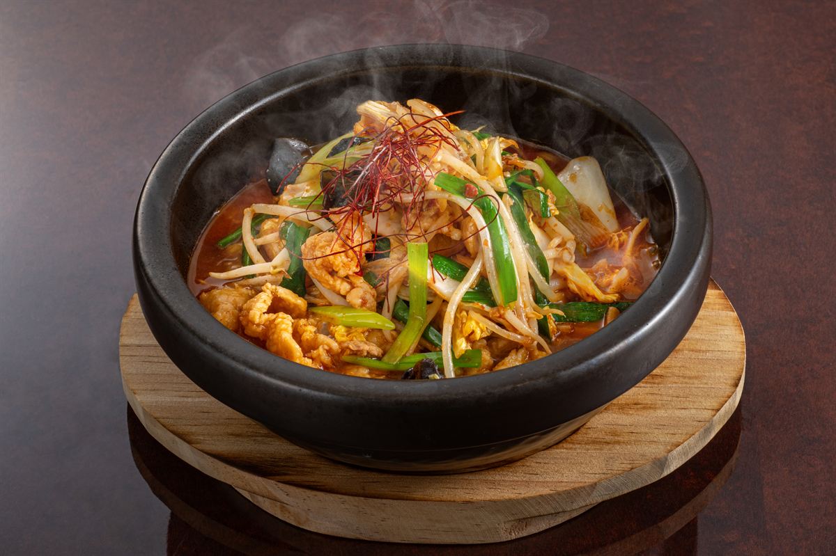 熱々！豚キムチ辛麺